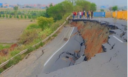 30-foot-deep road collapse in Madhya Pradesh with barricades and traffic diversion