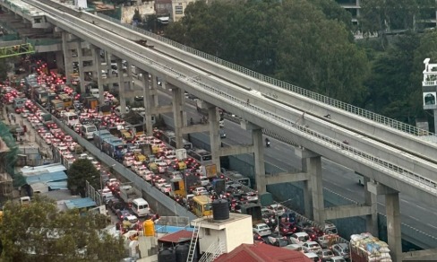 Traffic jam on Bengaluru Outer Ring Road due to BMTC bus breakdown