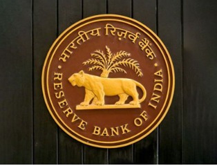 Bank manager assisting a borrower, symbolizing RBI empathy directive