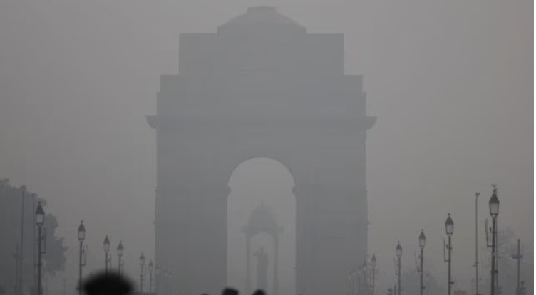 Delhi skyline covered in smog as AQI hits 242, Anand Vihar worst affected with AQI 370