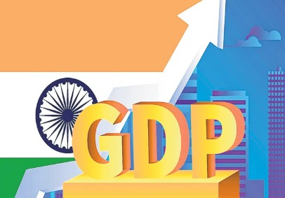Graph showing India’s GDP growth rising with IMF logo and trade icons representing global tariff pressures.