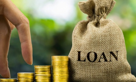 Person using Vizzve Finance app to manage multiple loans and unlock Diwali shopping discounts.