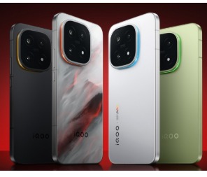 iQOO 15 smartphone with Snapdragon 8 Elite Gen 5 chip, Sony triple cameras, and large 7,000mAh battery — 2025 flagship phone