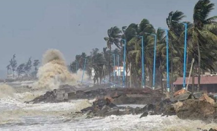 Cyclone Montha approaching South and East India with red alert warnings issued