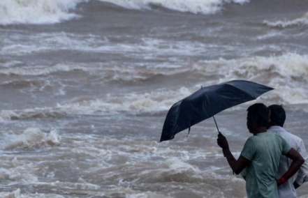 Cyclone Montha approaching Andhra Pradesh coast with strong winds and dark clouds