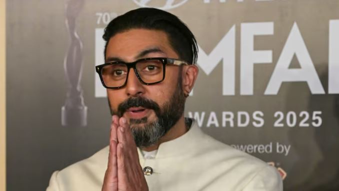 Abhishek Bachchan responding to Filmfare Award controversy