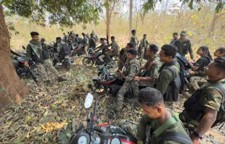 Security forces patrolling dense forests during India’s anti-Maoist operations ahead of 2026 deadline