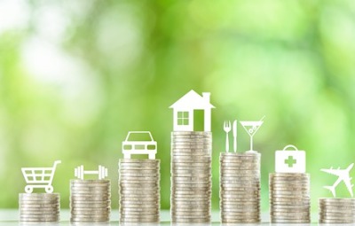 Person using Vizzve Finance app to apply for a multi purpose loan for home and travel expenses.