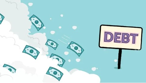 A person organizing bills and payments using the Debt Avalanche method for faster debt repayment