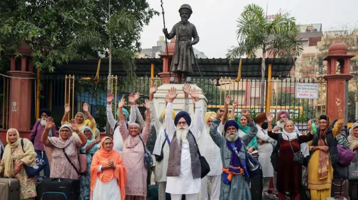 “Indian pilgrims at Attari-Wagah border being denied entry into Pakistan on Guru Nanak Jayanti”