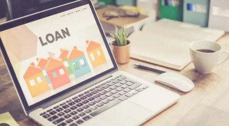 Comparison between DSA personal loans and online loans by Vizzve Finance, showing convenience and approval speed.