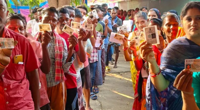 Bihar voter checking polling station details online for 2025 assembly elections using voter ID.