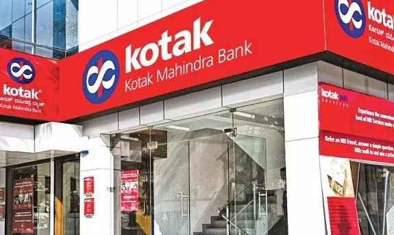 Kotak Mahindra Bank mobile app showing SMS alert settings