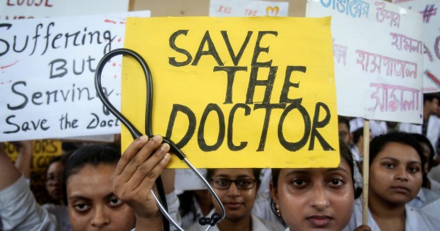 Doctors assaulted by relatives after patient’s death at Mumbai hospital — police complaint filed