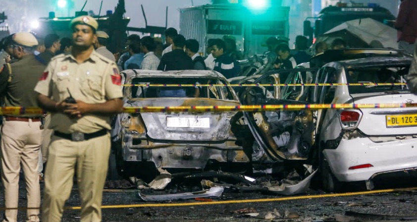 NIA officers at the Red Fort blast site in Delhi after taking over the investigation from Delhi Police.
