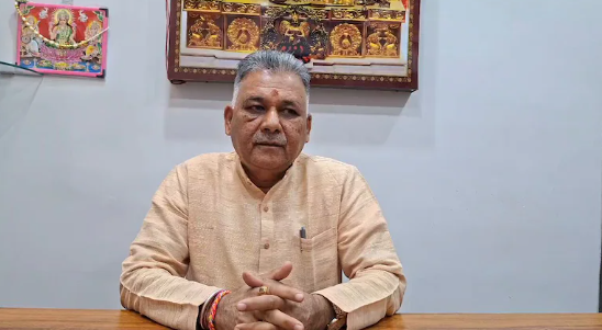 Madhya Pradesh Education Minister addressing media after controversy over remarks about Raja Ram Mohan Roy