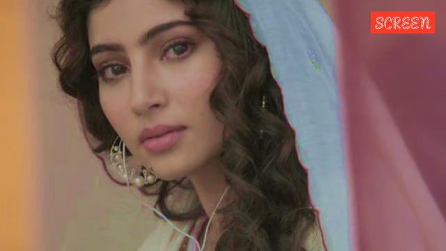 Sara Arjun with Ranveer Singh at Dhurandhar trailer launch