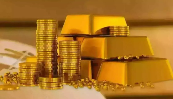 Gold bars and coins representing today's gold rates in India on November 21