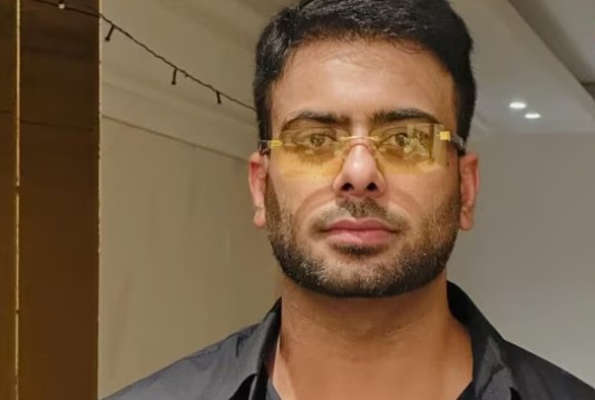 Punjabi singer commenting on safety differences between Punjab and Canada