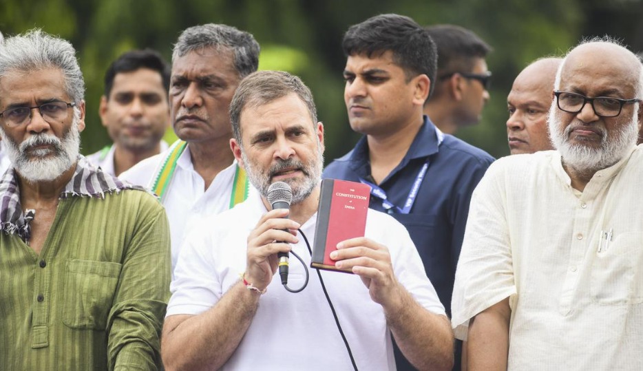 Political leaders from Congress and BJP addressing media over SIR row