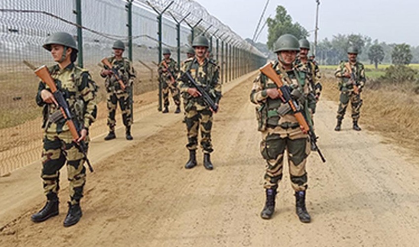 Tripura Police arresting Bangladeshi intruder in Khowai district