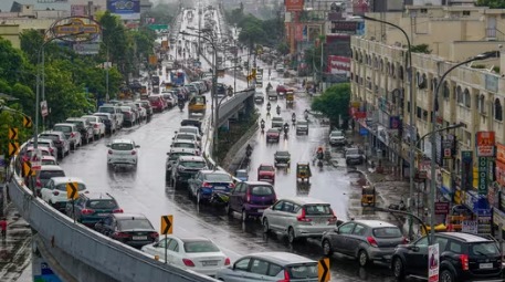 Heavy rain in Chennai streets during IMD alert