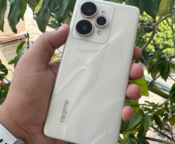 Realme 16 Pro leaked design with triple colour options