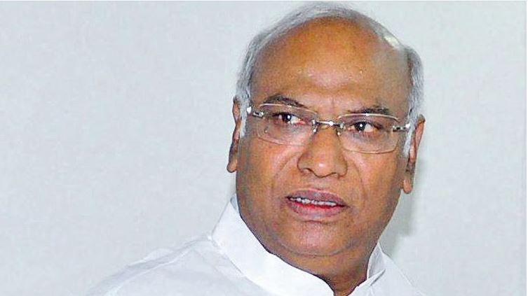 Mallikarjun Kharge addressing media amid controversy over Karnataka CM ‘high command’ remark