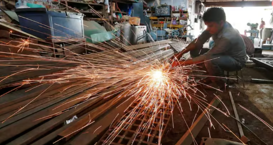 Graph showing India’s economic growth at 7.3 percent in the July to September quarter