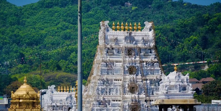 Tirumala Tirupati temple complex during peak pilgrimage hours