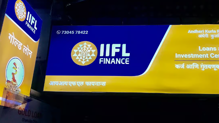 IIFL Finance share price chart rising after announcement of Rs 2,000 crore NCD fundraising plan
