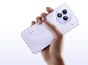 Leaked render of Xiaomi 17 Ultra showing triple rear camera system