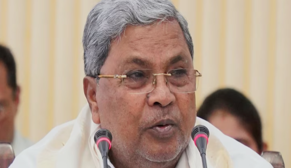 “Siddaramaiah and DK Shivakumar discussion Karnataka politics 2025”