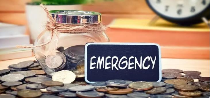 “Step-by-step guide showing how to build an emergency fund in 90 days for Indian households.”